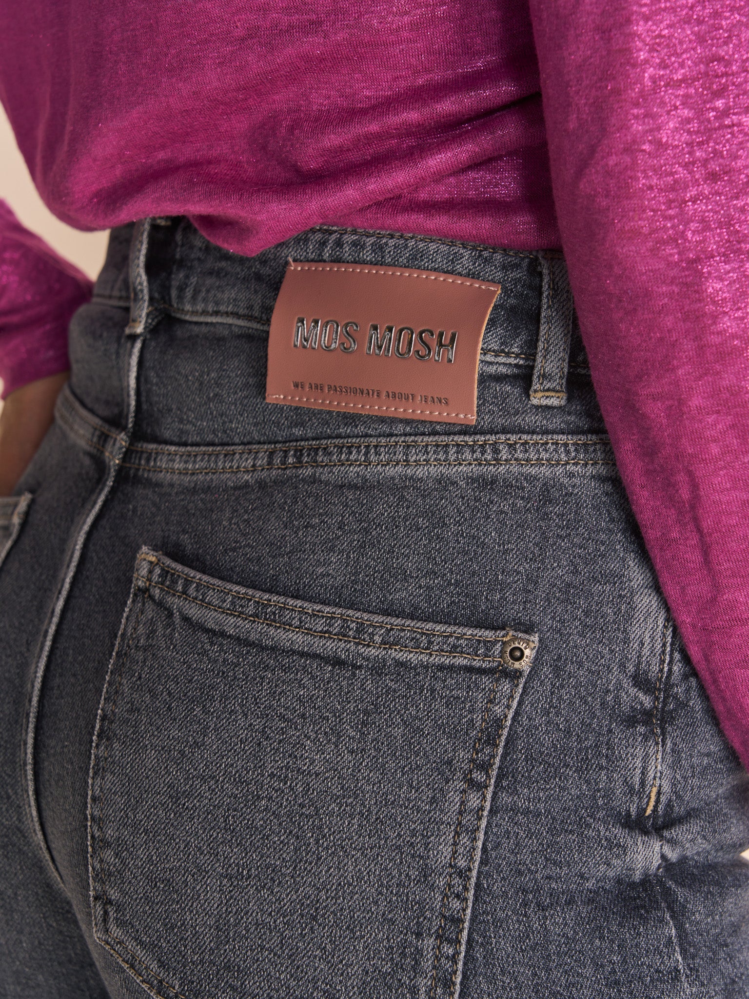 Modelshot / Blue / Detail